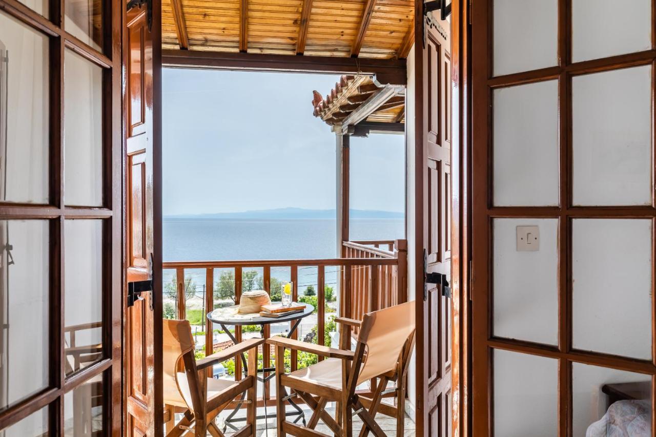 Lilian Beachfront Apartments Neo Klima Dış mekan fotoğraf