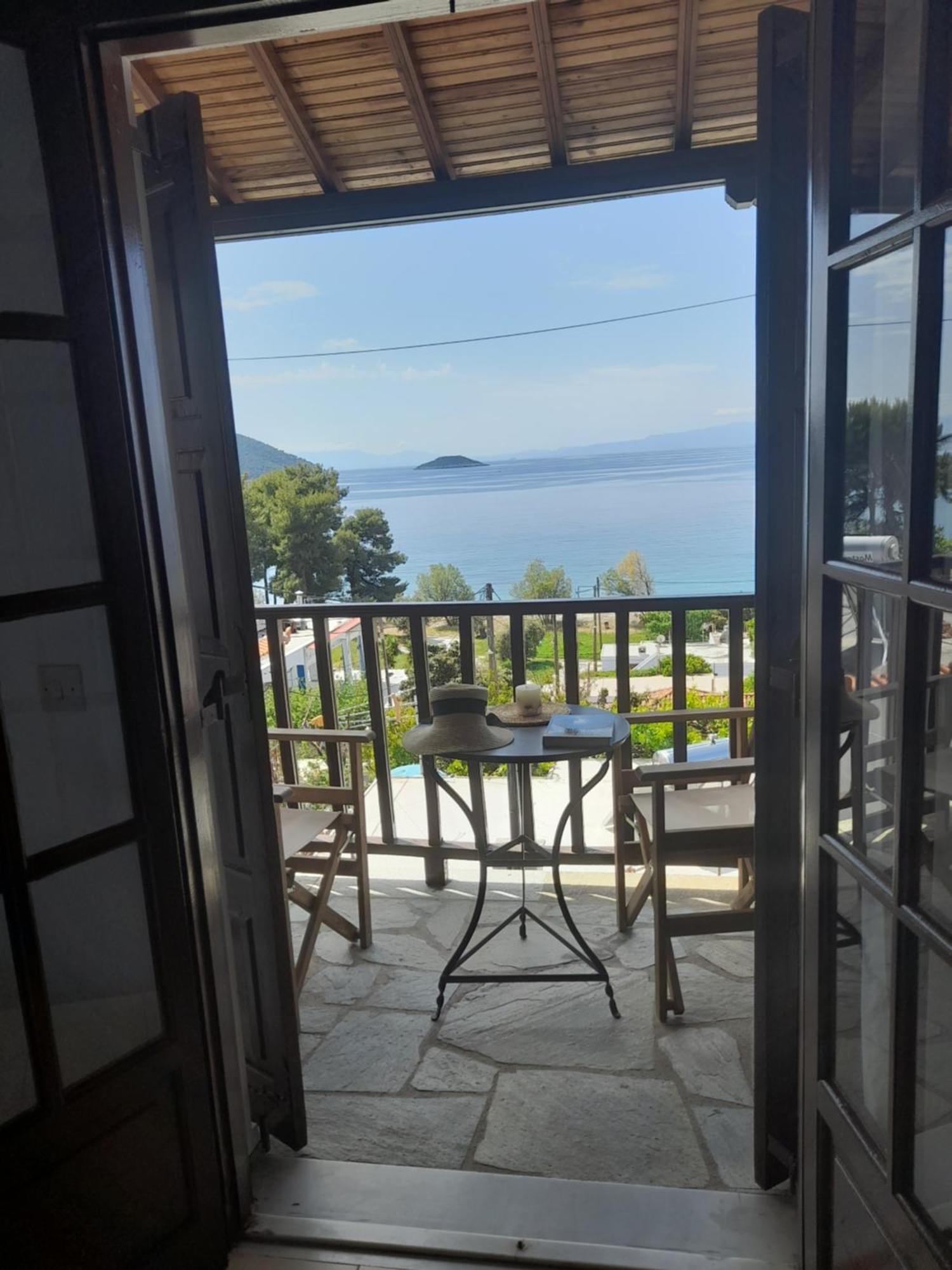 Lilian Beachfront Apartments Neo Klima Dış mekan fotoğraf