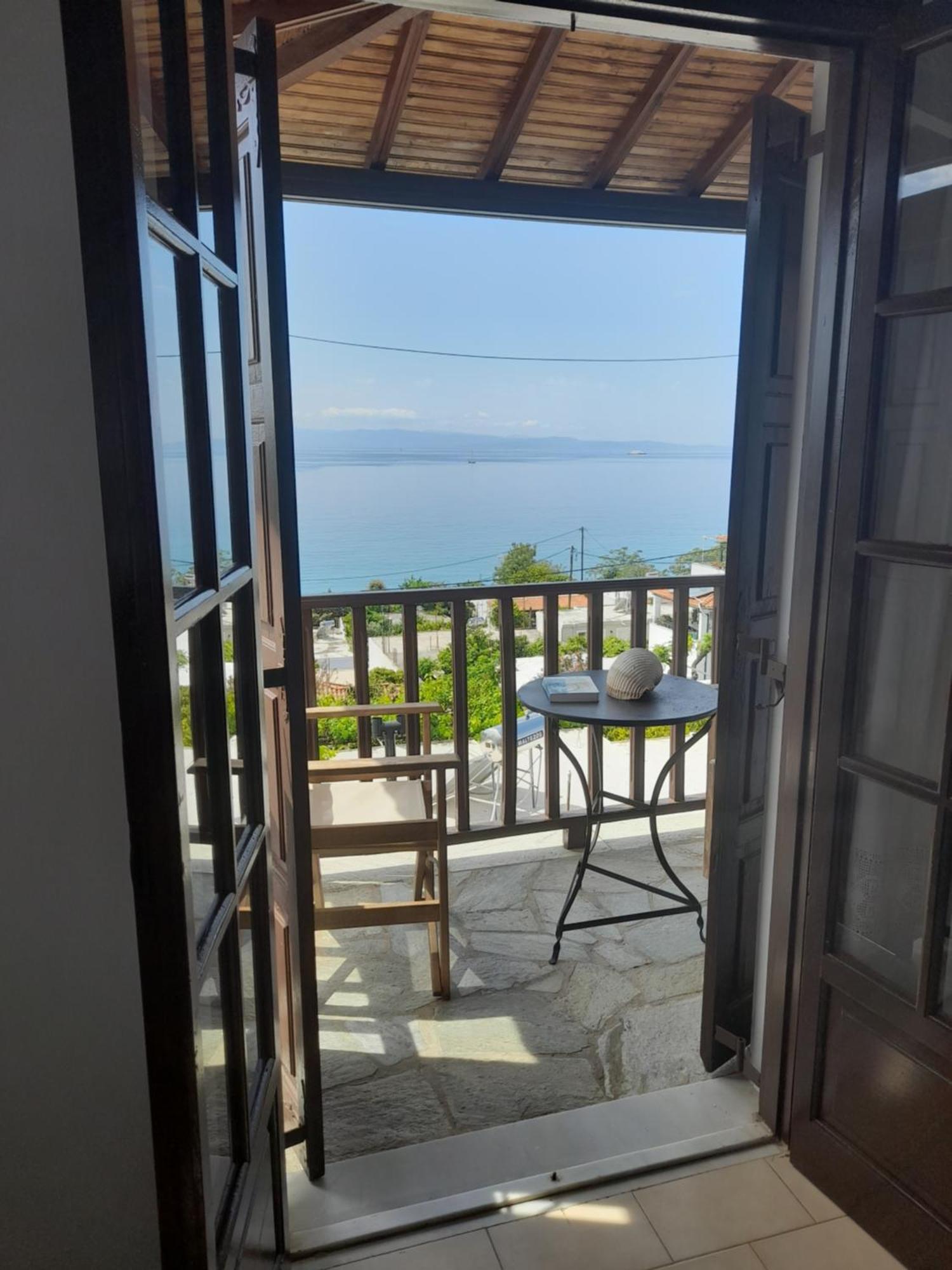 Lilian Beachfront Apartments Neo Klima Dış mekan fotoğraf