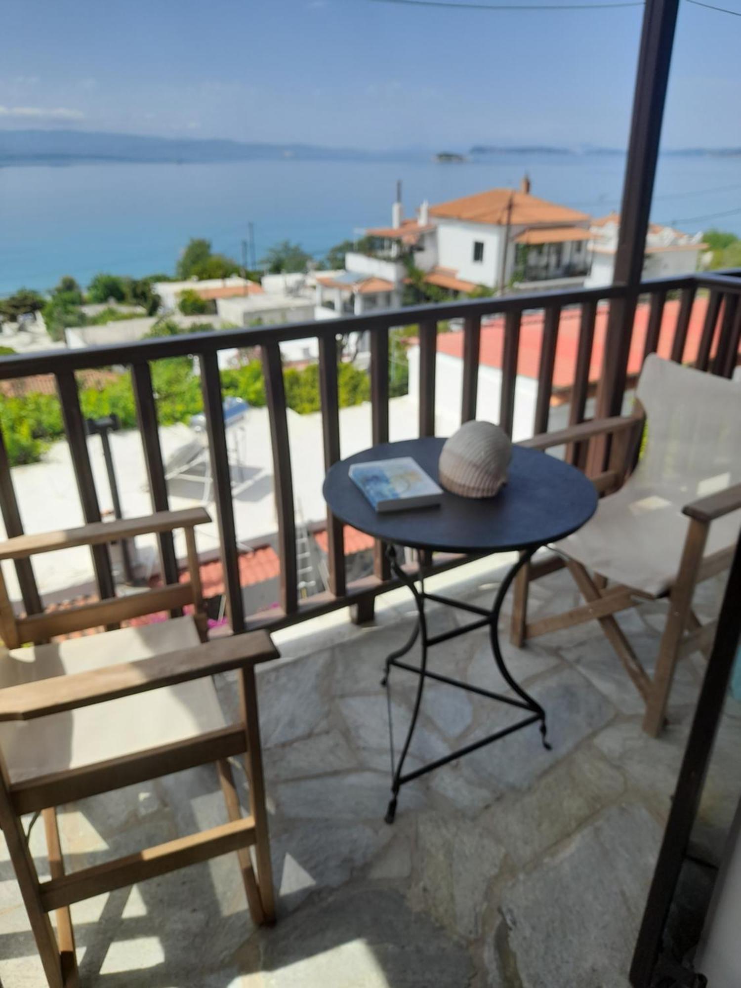 Lilian Beachfront Apartments Neo Klima Dış mekan fotoğraf