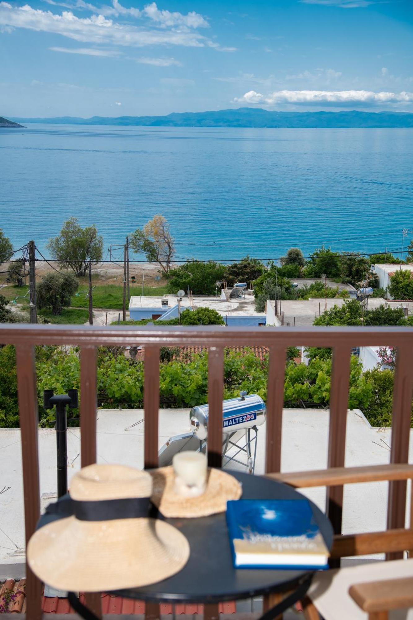 Lilian Beachfront Apartments Neo Klima Dış mekan fotoğraf