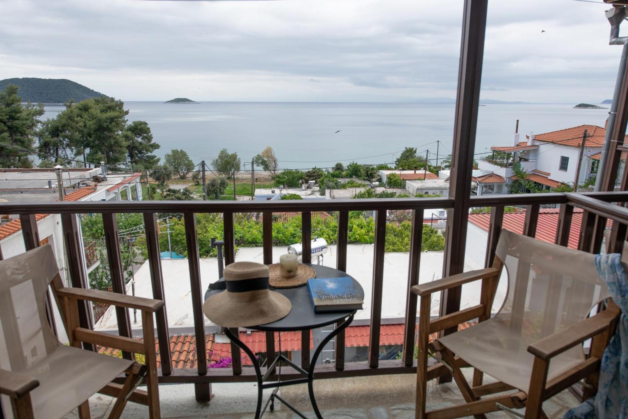 Lilian Beachfront Apartments Neo Klima Dış mekan fotoğraf
